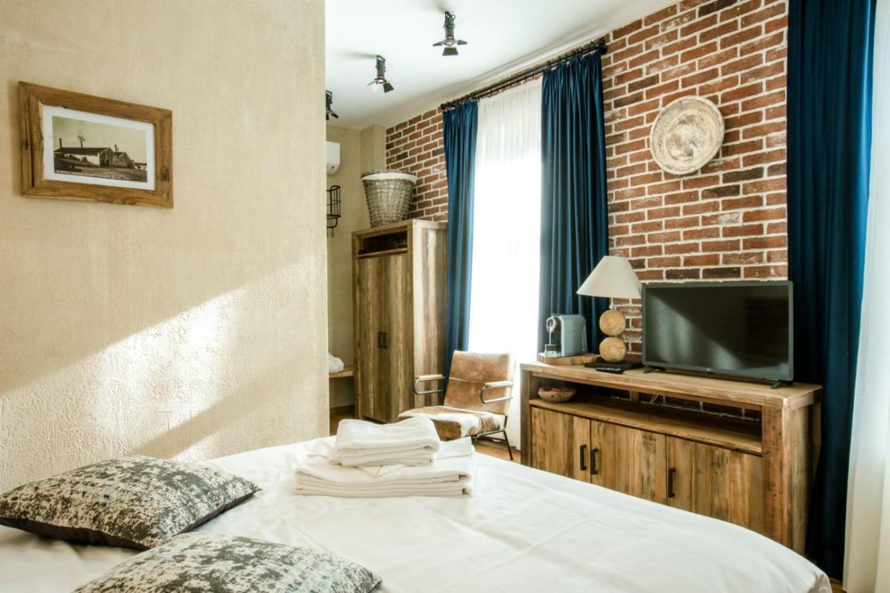 Acsa Inn Craiova Bagian luar foto